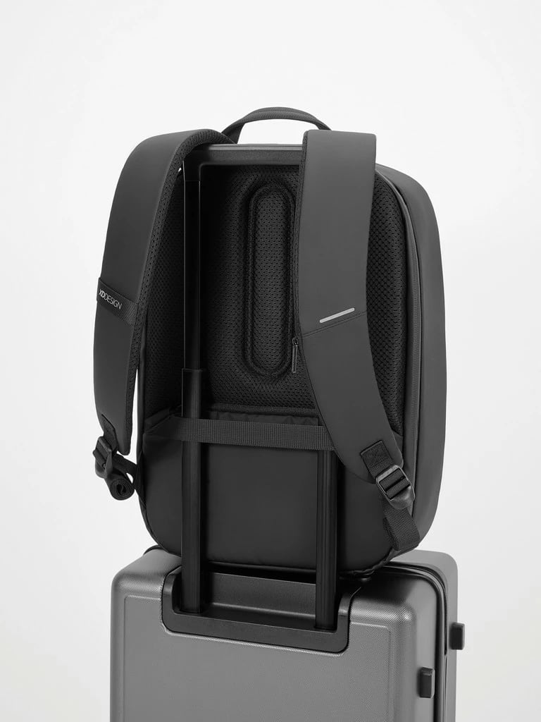 çantë shpine, XD Design, Bobby Edge P706.2501, 17L, laptop 16", kundër‑vjedhje, rPET, e papërshkueshme nga uji, e zezë
