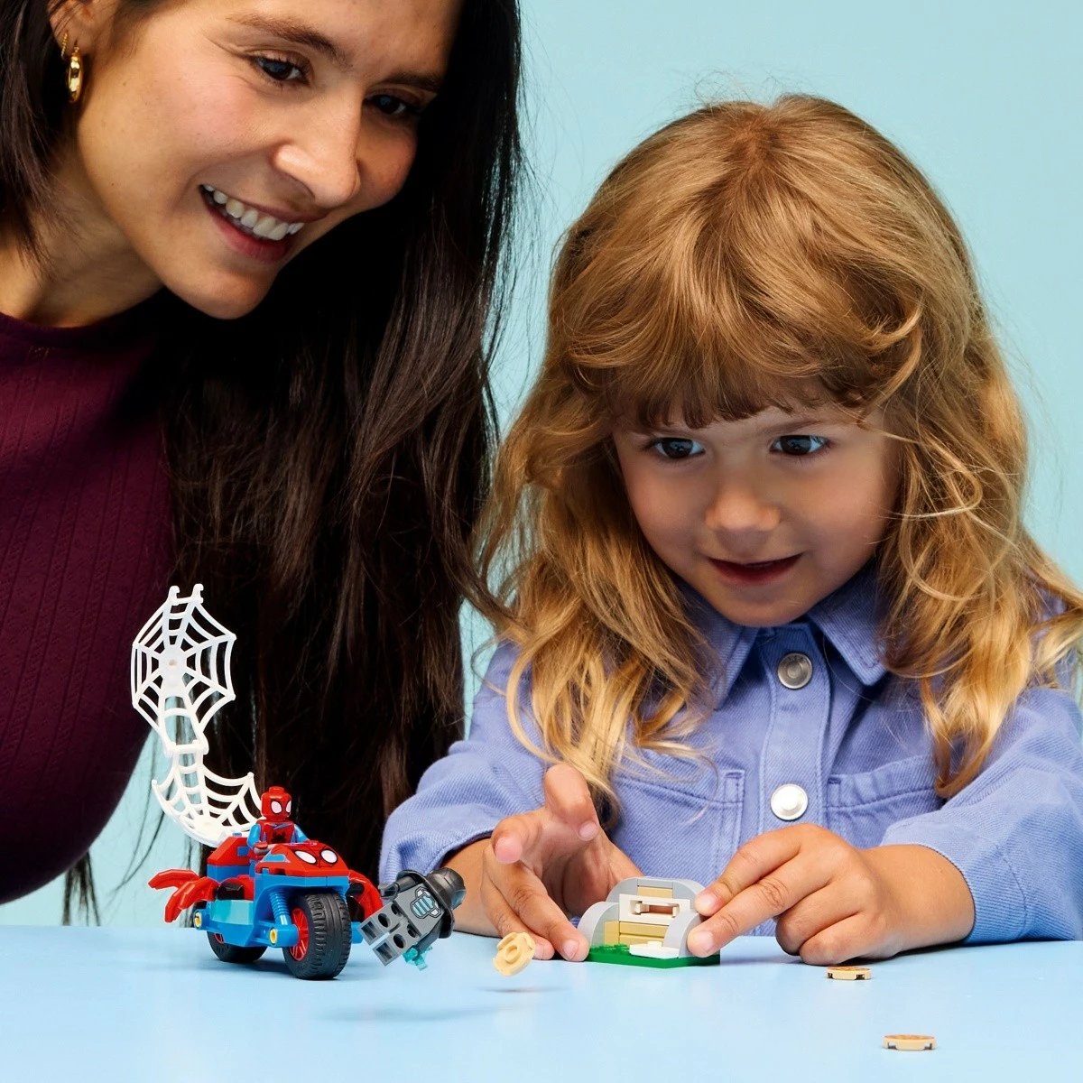 Set ndërtimi LEGO Marvel Spidey 11206, Spidey në motor kundër Rhino, 61 pjesë, 4+, set i vogël