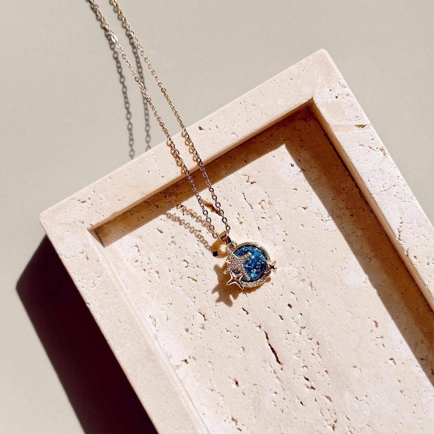 Varëse çeliku Jumeon, Merlin, ngjyrë ari dhe kaltër