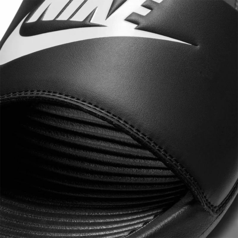 Papuqe për meshkuj Nike, të zeza