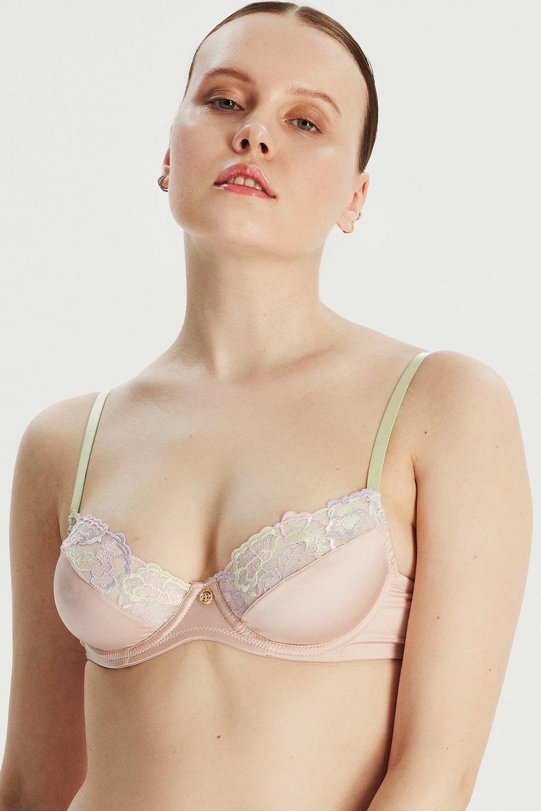 Sytjena Jumeon, Lolly, rozë