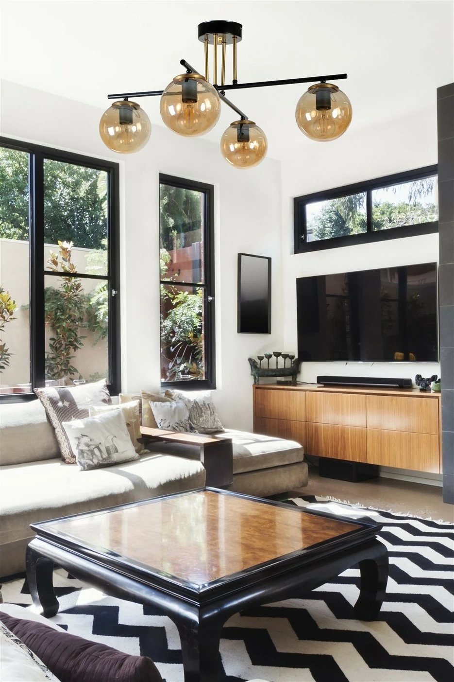 Llambë tavani Opviq Oslo, 4 drita, ngjyrë qelqi balte dhe e zezë