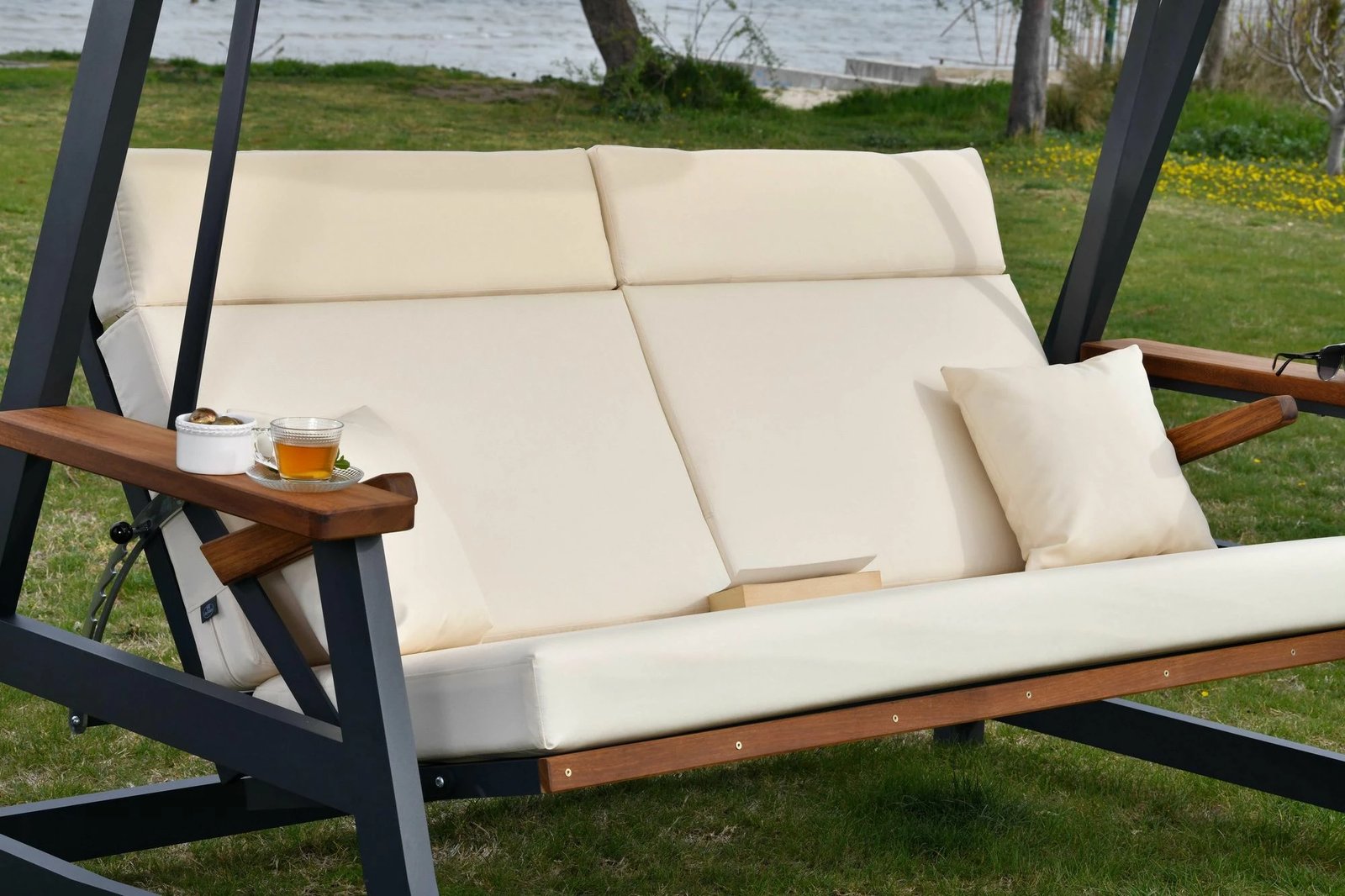 Karrige lëkundëse treshe për kopsht, Skye Decor Nova 2400, bezhë