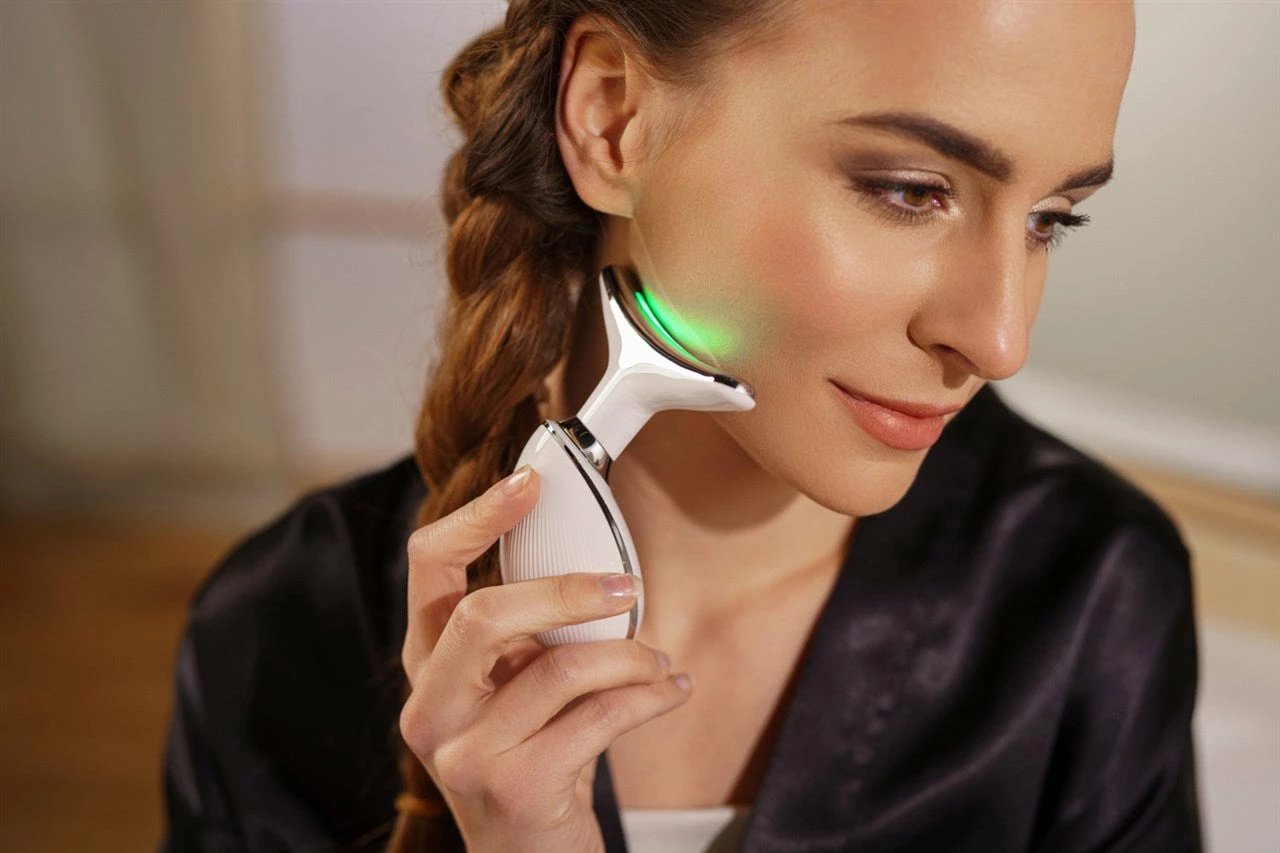 Masazhator Fytyre dhe Qafe me Fototerapi ETA FENITE 435390000