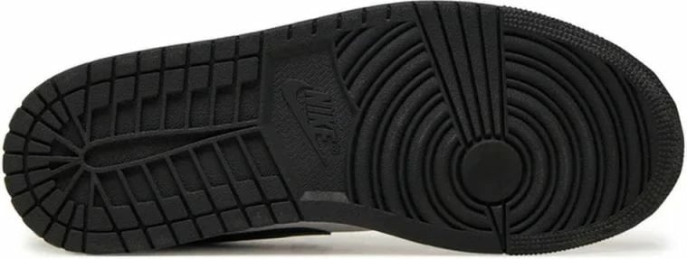 Atlete për meshkuj Nike Jordan, të bardha dhe të zeza
