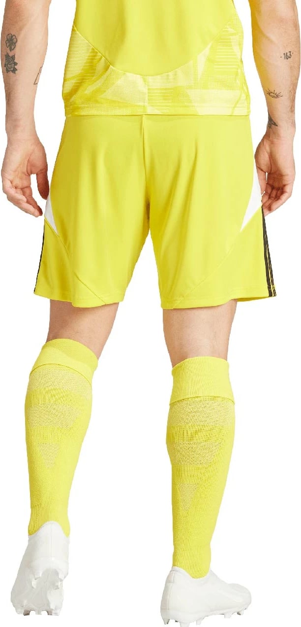 Shorce për meshkuj adidas, të verdha