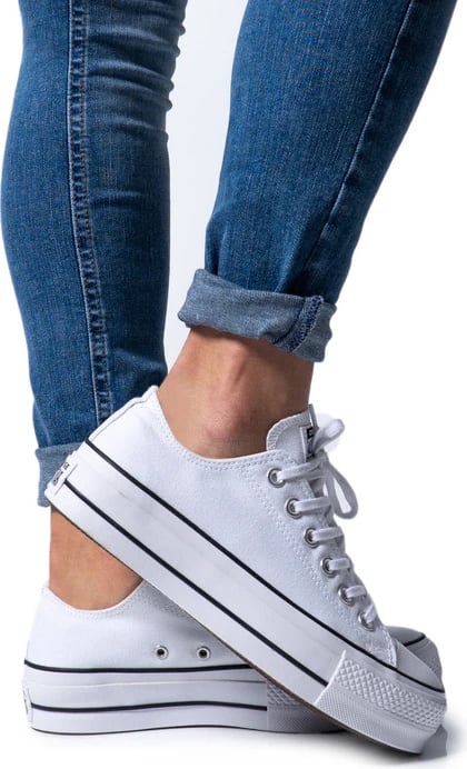 Atlete Converse për femra, të bardha