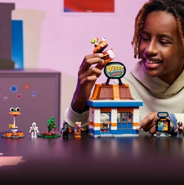 Set LEGO Fortnite Durrr Burger Restaurant 77076, 546 pjesë