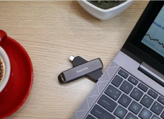 USB stick Sandisk Extreme Pro 1TB, swivel, USB 3.2, i zi