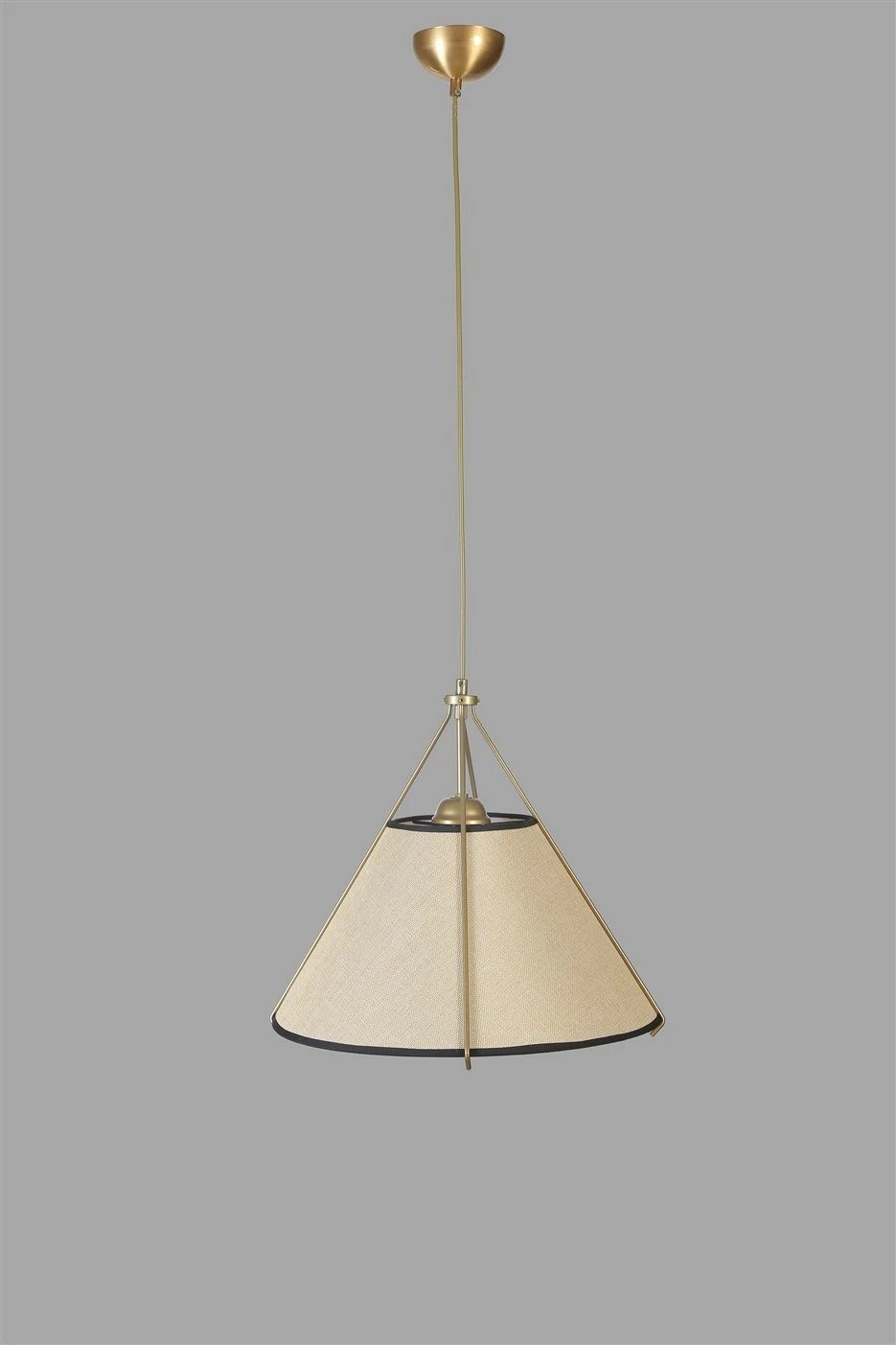 Llambë tavani Opviq, Romeo, ngjyrë bezhë dhe ari, abazhuri prej pëlhure, lartësi e rregullueshme Llambë tavani Opviq, Romeo, ngjyrë bezhë dhe ari, abazhuri prej pëlhure, lartësi e rregullueshme