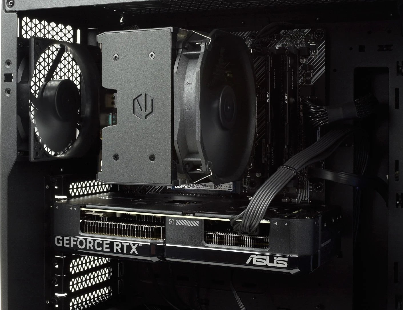 Kompjuter Infinity Ultimate R750, Ryzen 7, RTX 4070 Super, 32GB RAM Memorje, 2TB, zi