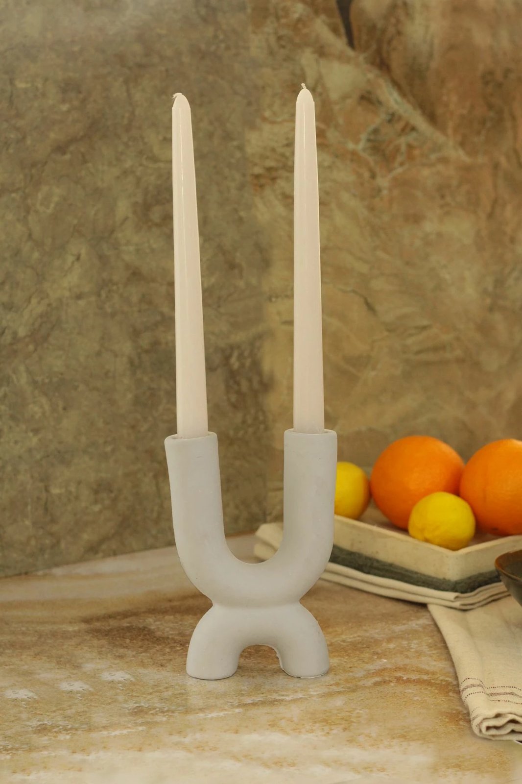 Set mbajtës qirinjsh prej betoni, 3 copë, dy krahë, ngjyrë gri