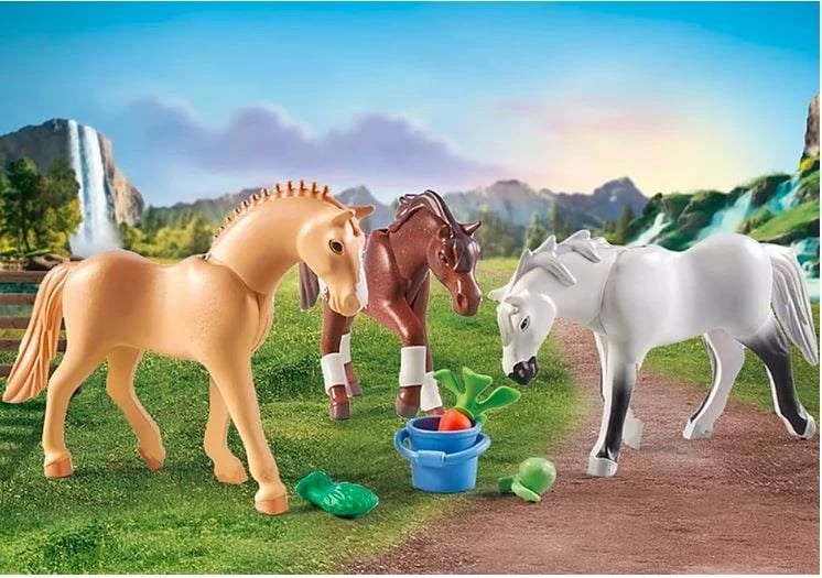 Set lodrash Playmobil Horses of Waterfall 71356, 3 kuaj Morgan, Quarter Horse, Anglo-Arab Shagya, me aksesorë
