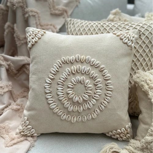 Jastëk dekorativ me mbulesë, ngjyrë bezhë, detaje guackash, Evila Originals, Den004, 43x43cm