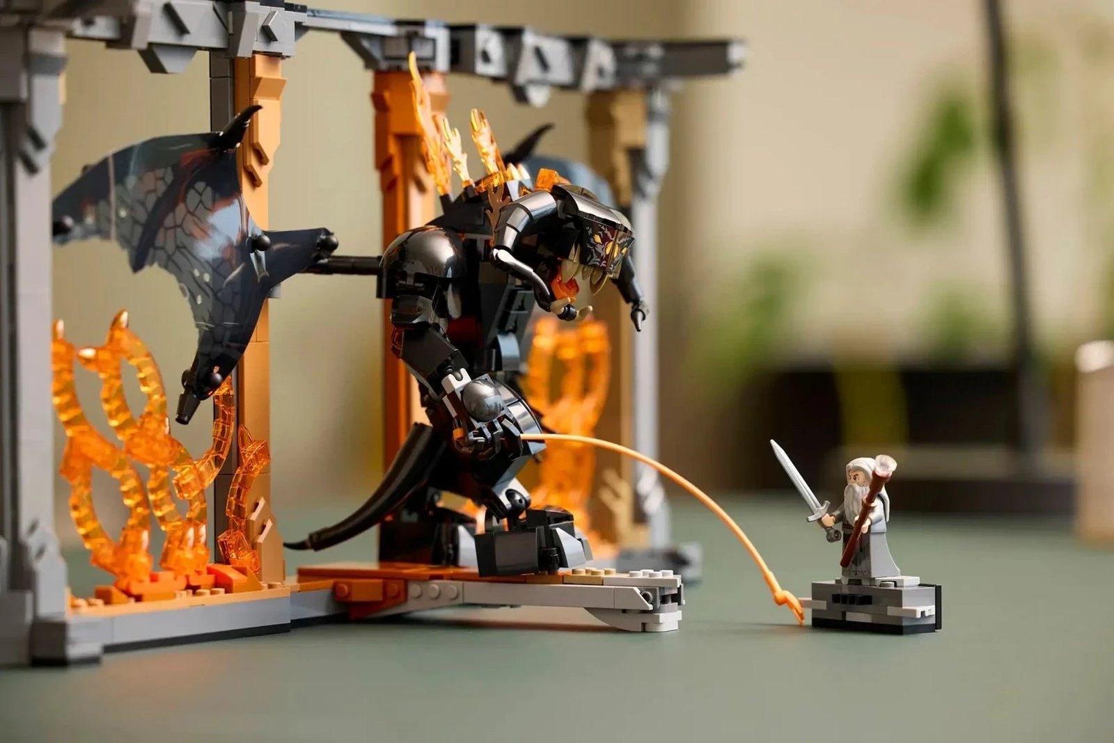 Set LEGO ICONS Lord of the Rings Balrog Book Nook, 10367, për të rritur, 1 minifigurë Set LEGO ICONS Lord of the Rings Balrog Book Nook, 10367, për të rritur, 1 minifigurë