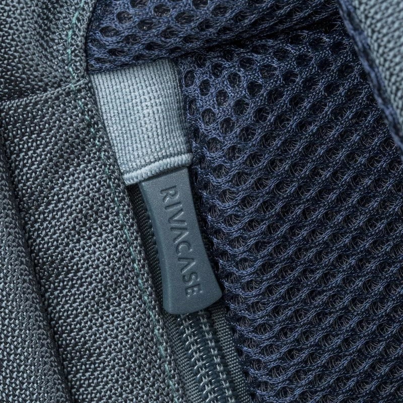 Çantë shpine RivaCase 8460 për laptop 17", poliestër, monokromatike