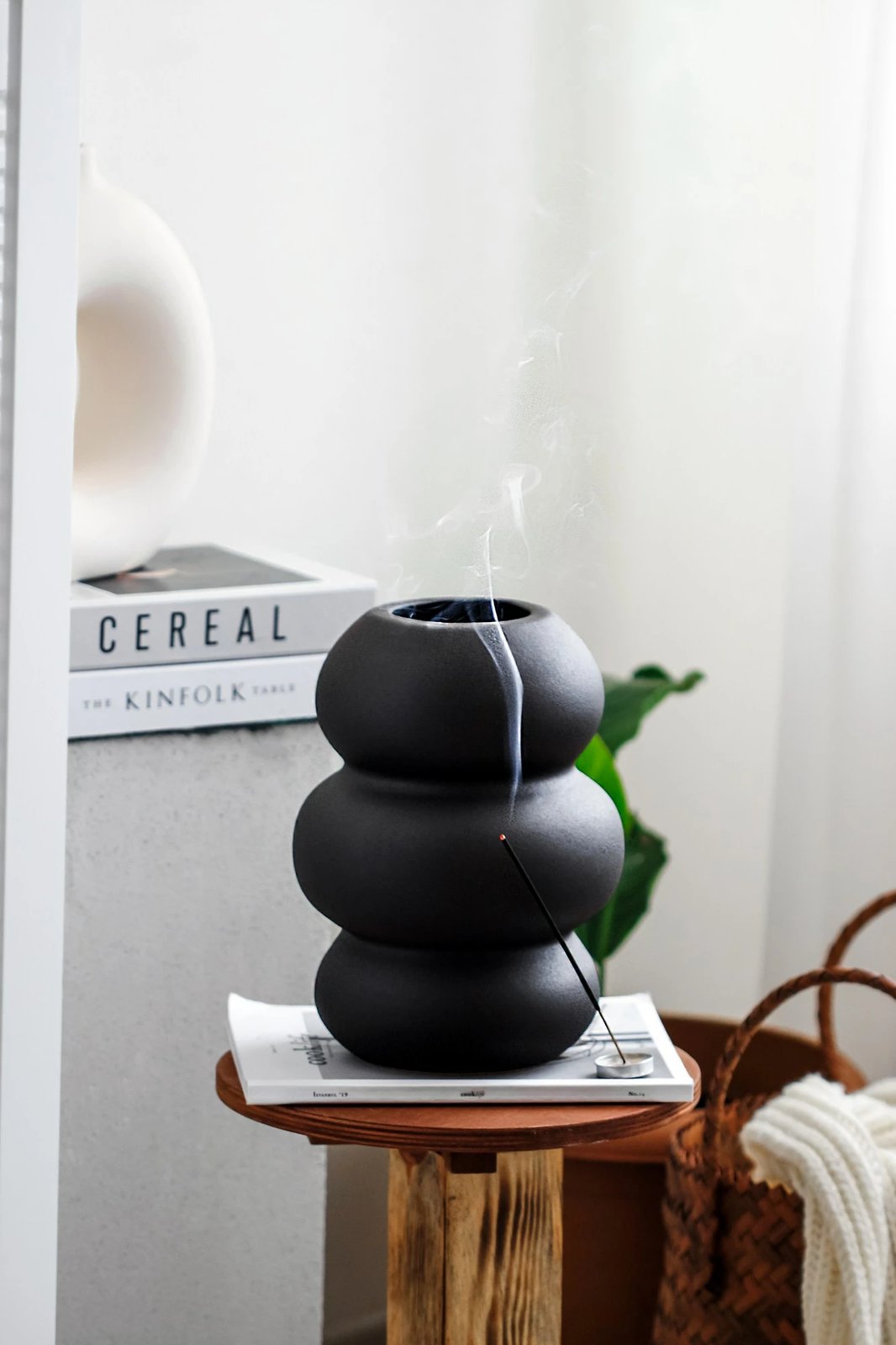 Vazo dekorative prej qeramike, ngjyrë antracit, Evila Originals, BSI251, 18x18x29cm Vazo dekorative prej qeramike, ngjyrë antracit, Evila Originals, BSI251, 18x18x29cm