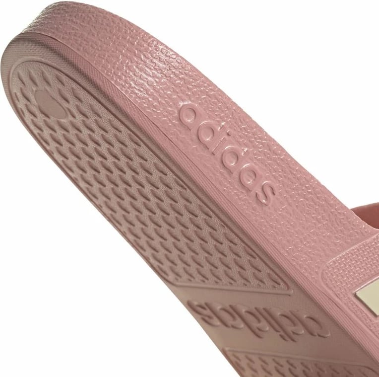Papuqe për femra adidas, të rozë