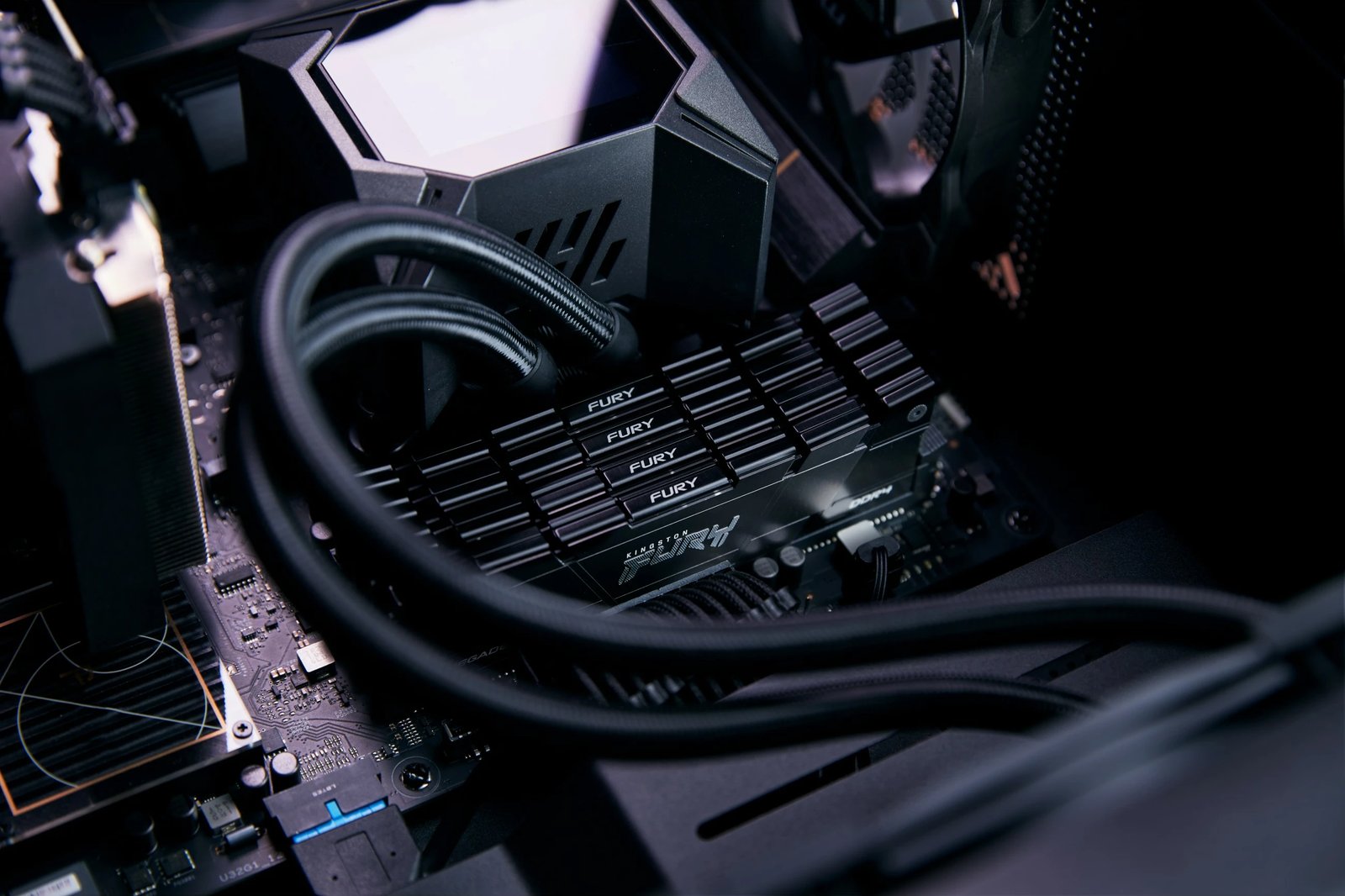RAM Memorje Kingston FURY Renegade 16GB 5333MT/s DDR4 CL20, e zezë RAM Memorje Kingston FURY Renegade 16GB 5333MT/s DDR4 CL20, e zezë