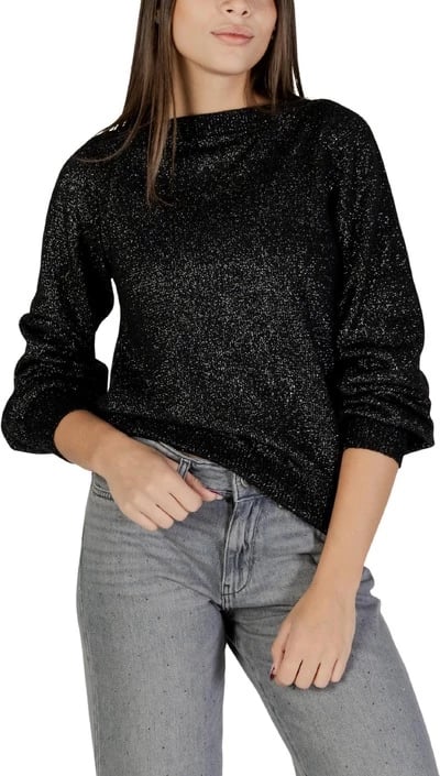 Xhemper Jacqueline De Yong femra, e zezë