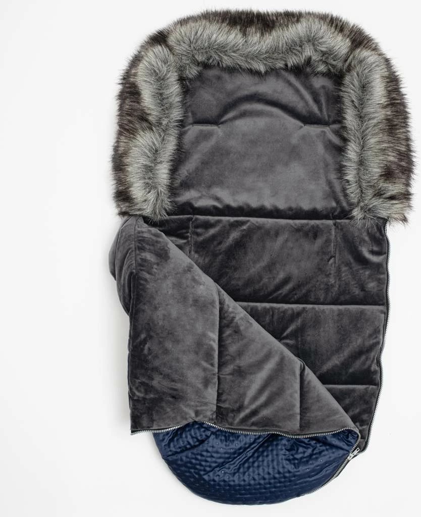 Thes këmbësh dimëror për karrocë/sedilje auto, NEW BABY, Lux Winter Fleece, 49x95 cm, me vrima për rrip 5‑pikësh, blu