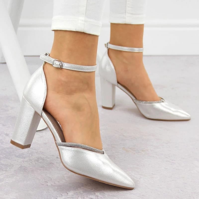 Sandale të mbyllura për femra Sabatina, bezhë