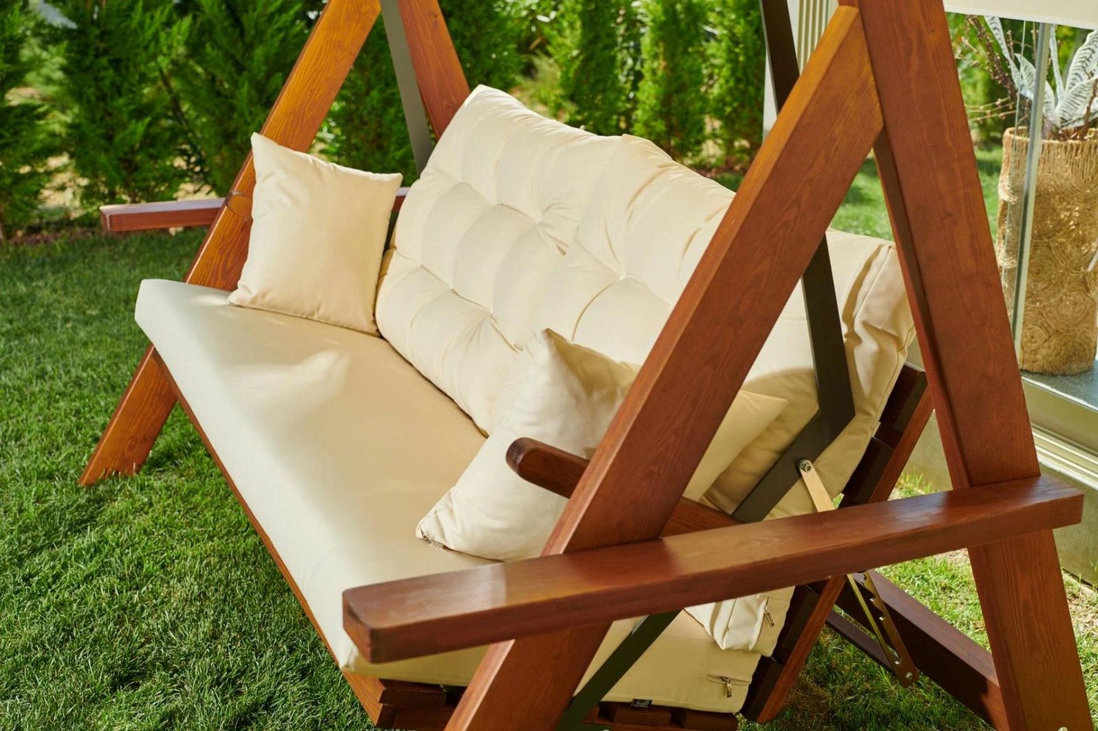 Karrige lëkundëse treshe për kopsht, ngjyrë bezhë, Skye Decor Lyon 2400