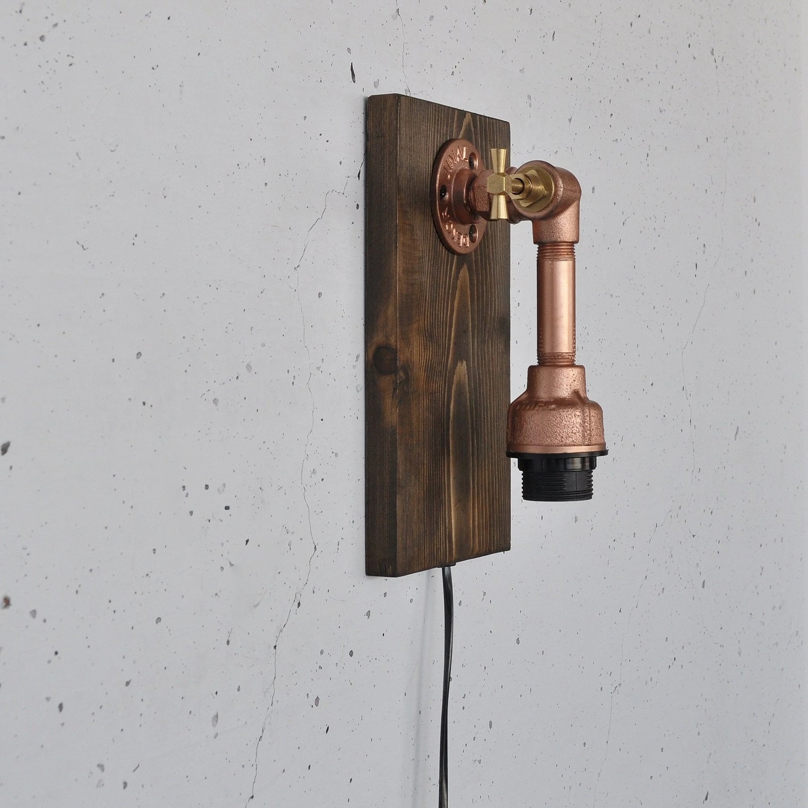 Llambë muri Opviq, dru dhe ari rozë, Pp174 Llambë muri Opviq, dru dhe ari rozë, Pp174