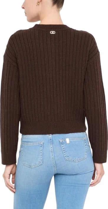 Xhemper Liu Jo femra, kafe