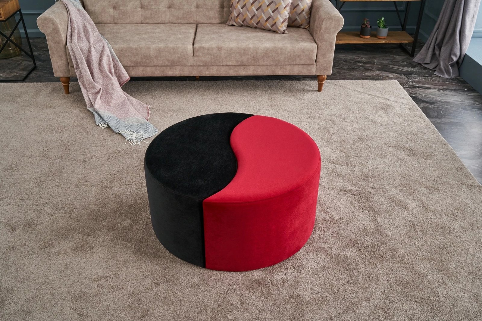 Puf Alis Atelier del Sofa, e kuqe dhe e zezë