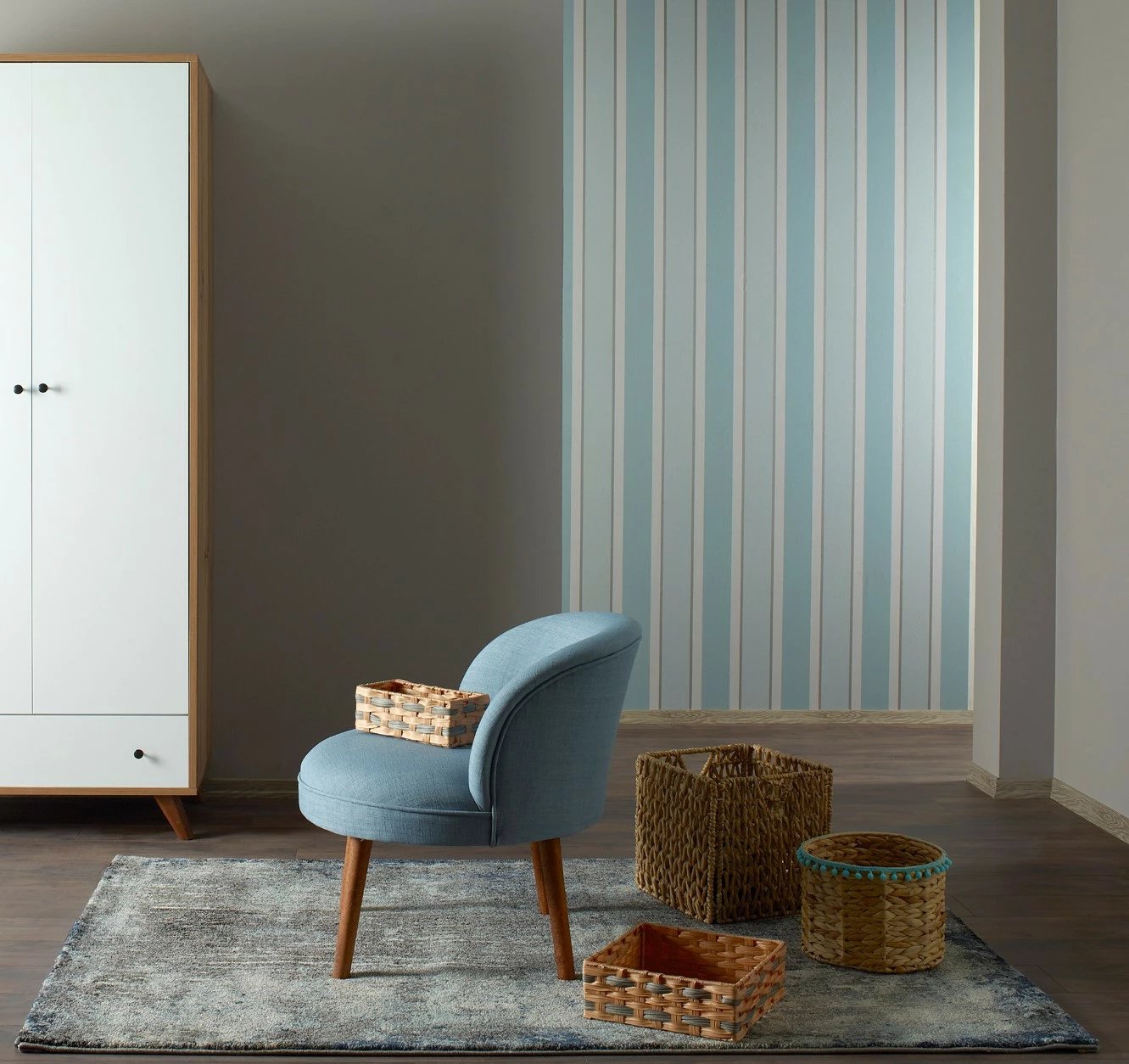 Karrige krahu Atelier del Sofa, Nice, ngjyrë indigo blue