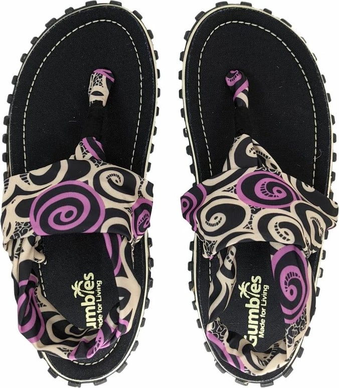 Papuqe për femra Gumbies, të zeza