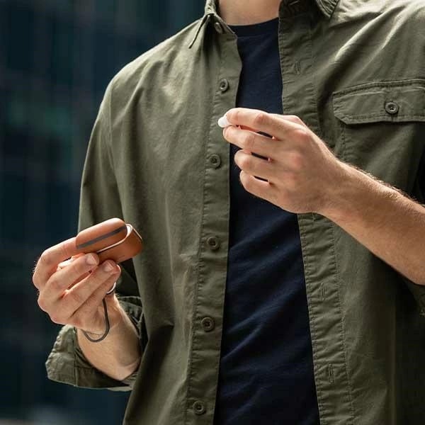 Mbështjellës UNIQ Terra për AirPods Pro 2, lëkurë natyrale, i zi