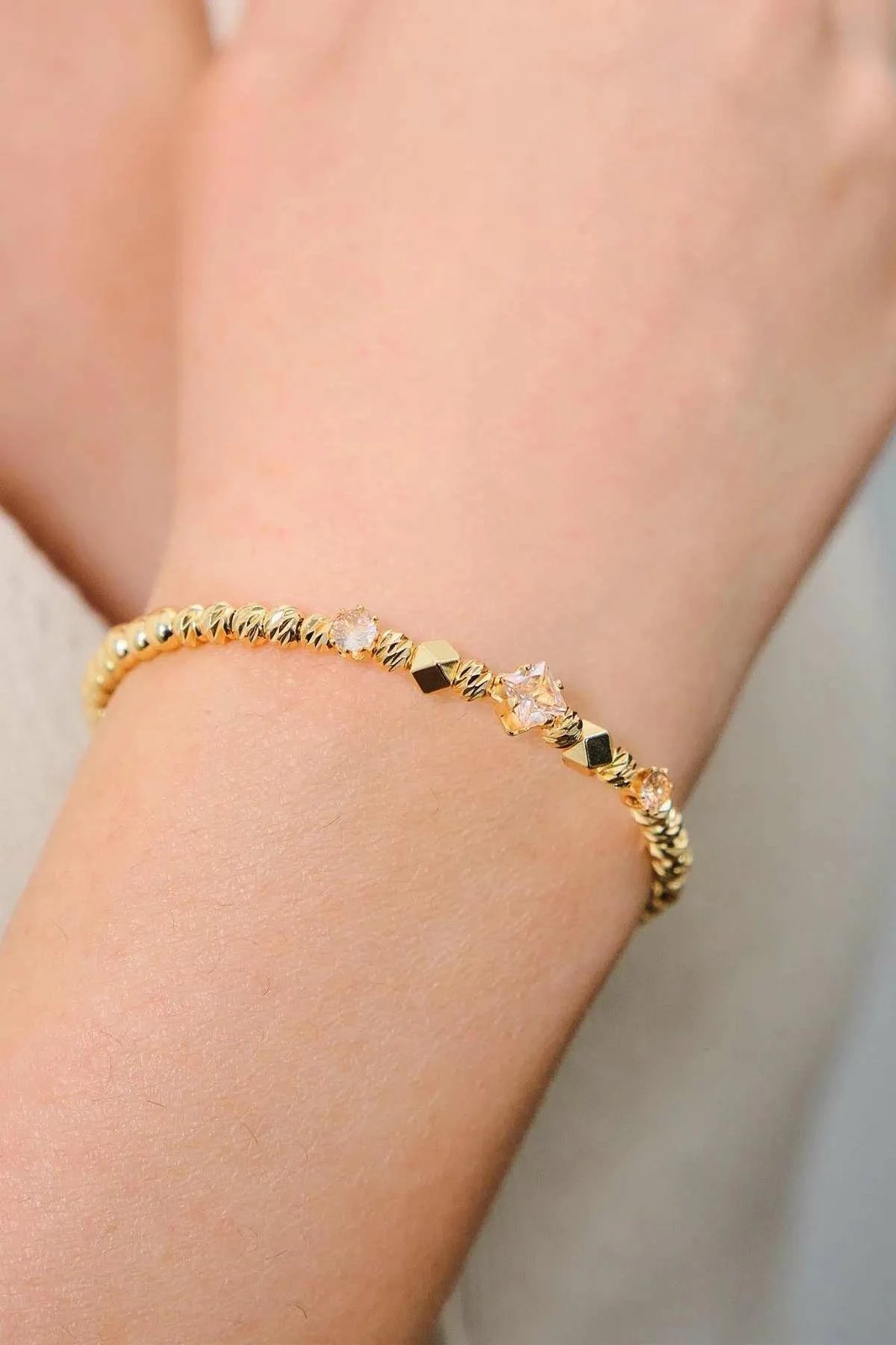 Byzylyk Jumeon, ngjyrë ari, Gld-Kareblk2