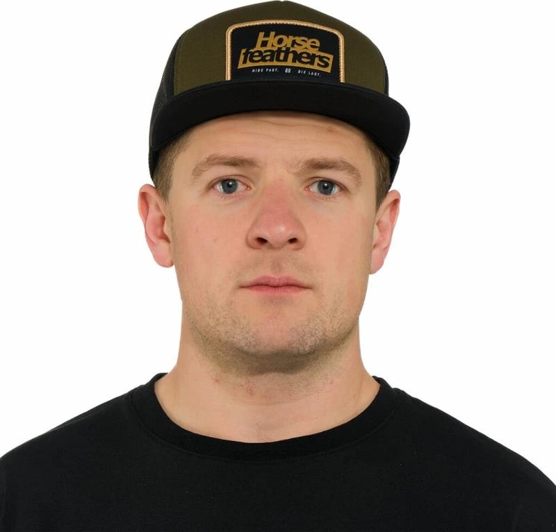 Kapele Per Meshkuj Caster Gjelber Mbyllte Kapele Per Meshkuj Caster Gjelber Mbyllte