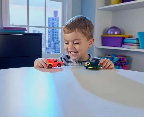 Set lodrash Batwheels Fisher Price HML26, 2 makina me drita, për fëmijë, blu e errët dhe e kuqe