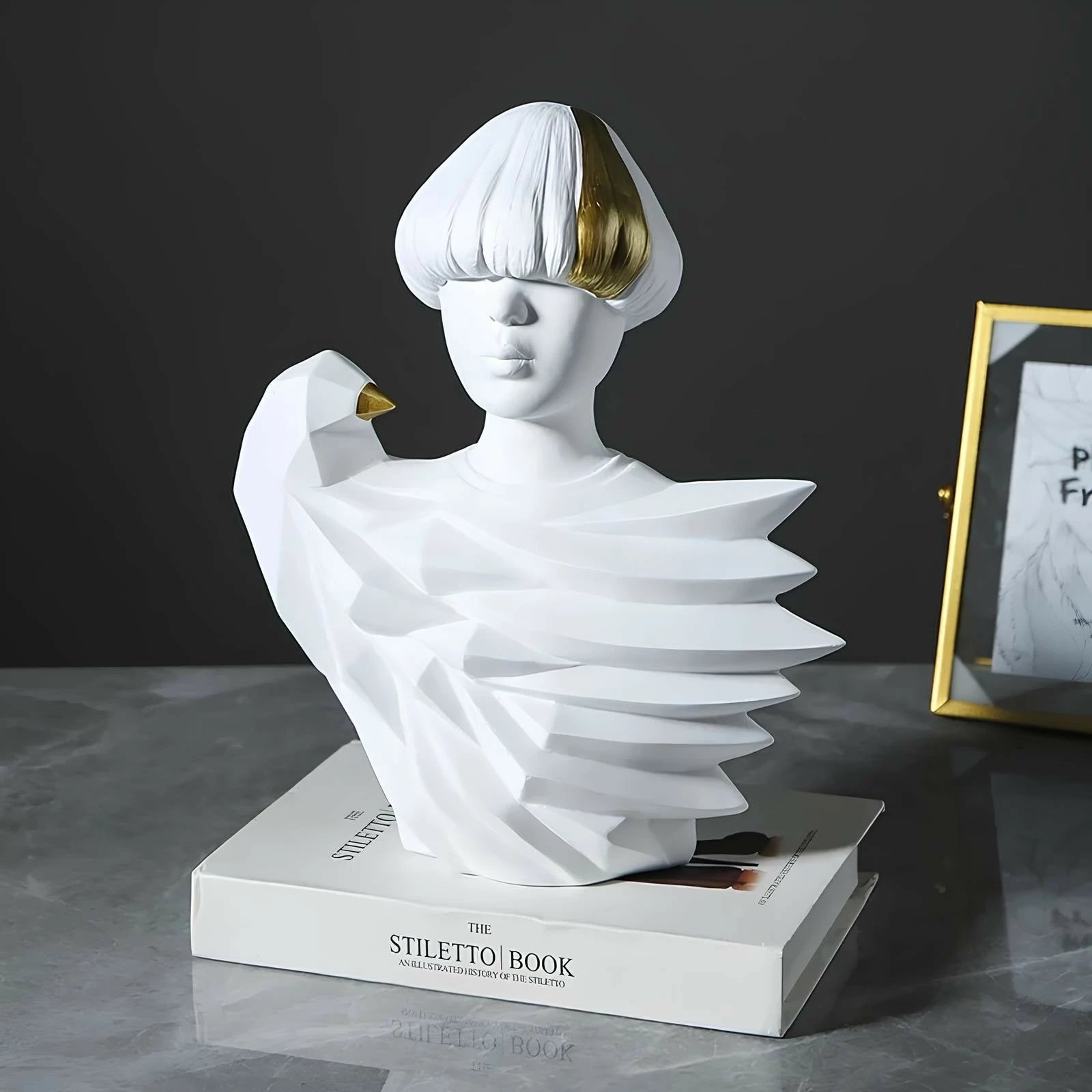 Objekt dekorativ Evila Originals, CY0326, i bardhë, 30x24x11cm Objekt dekorativ Evila Originals, CY0326, i bardhë, 30x24x11cm