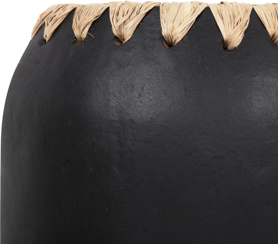 Vazo dekorative FH4376 terrakote, ngjyrë bardhë, me thurje kashte në buzë, Φ21Χ32H cm Vazo dekorative FH4376 terrakote, ngjyrë bardhë, me thurje kashte në buzë, Φ21Χ32H cm