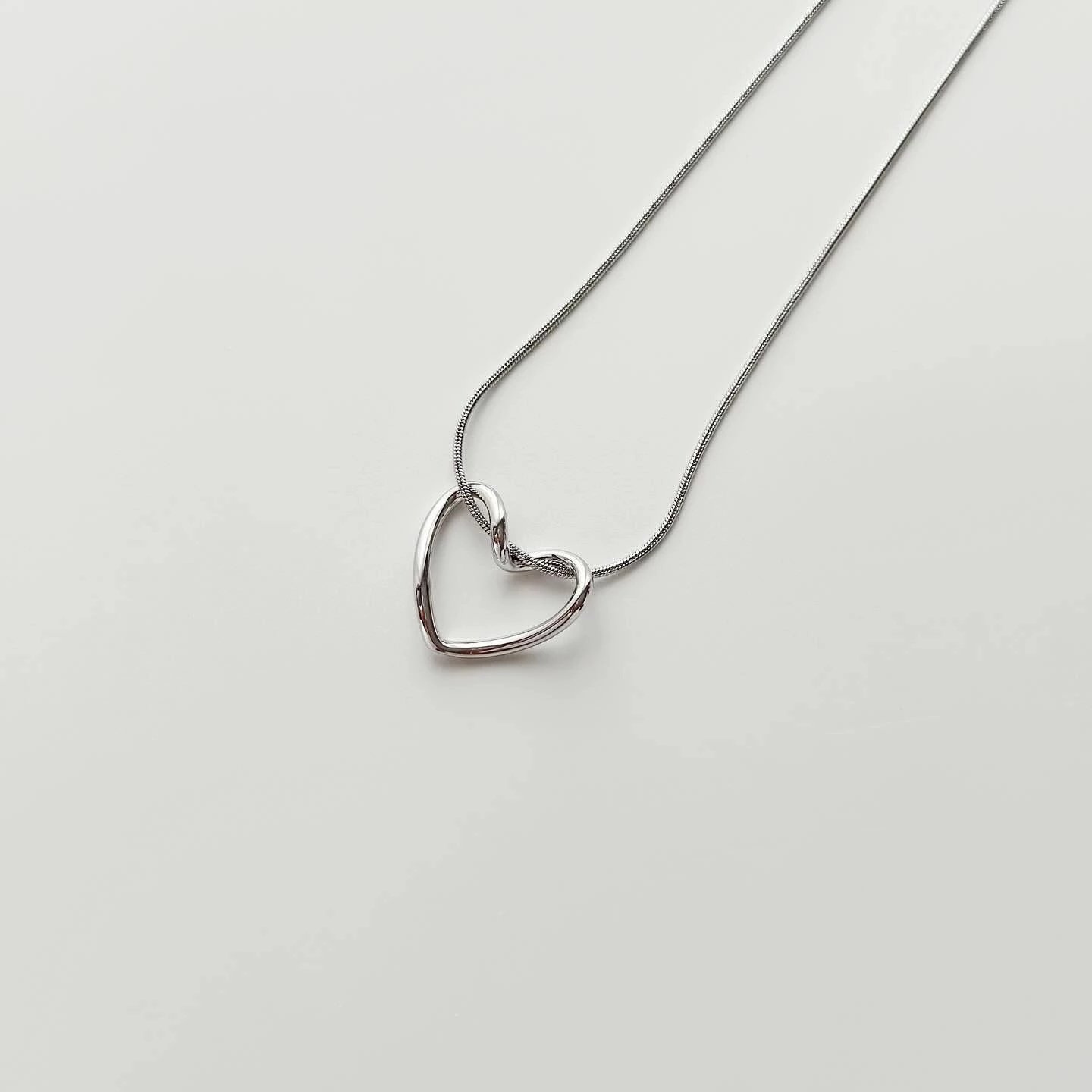 Varëse çeliku, zemër, ngjyrë argjendi, Jumeon