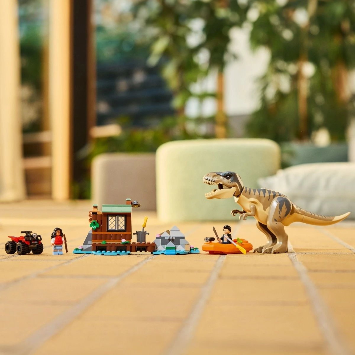 Set LEGO Jurassic World 76975 River Escape prej T-Rex, 199 pjesë
