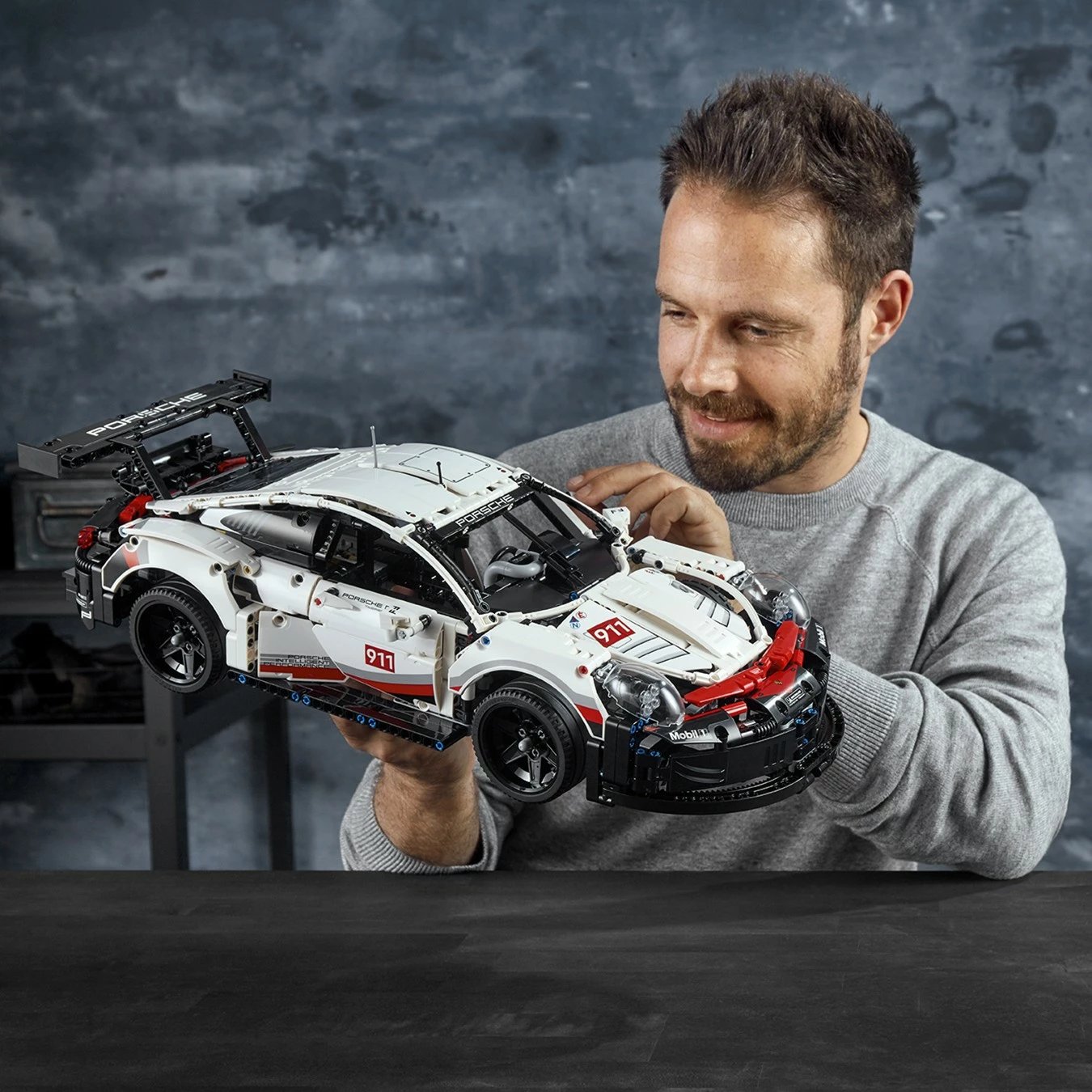 Set ndërtimi LEGO Technic Porsche 911 RSR, 779 pjesë, Multikolor