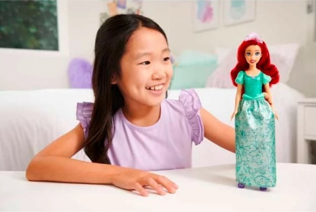 Kukull Disney Princess Ariel Mattel HLW02/HLW10, me fustan të gjelbër