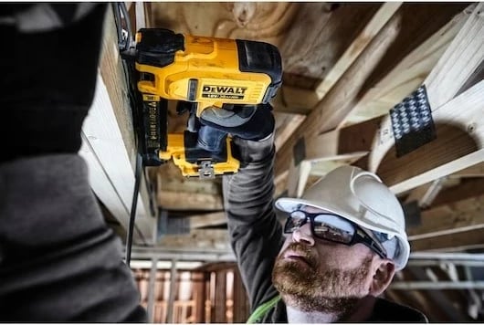 Pistoletë gozhduese/stapluese DeWALT DCN701D2-QW, 16V, e verdhë