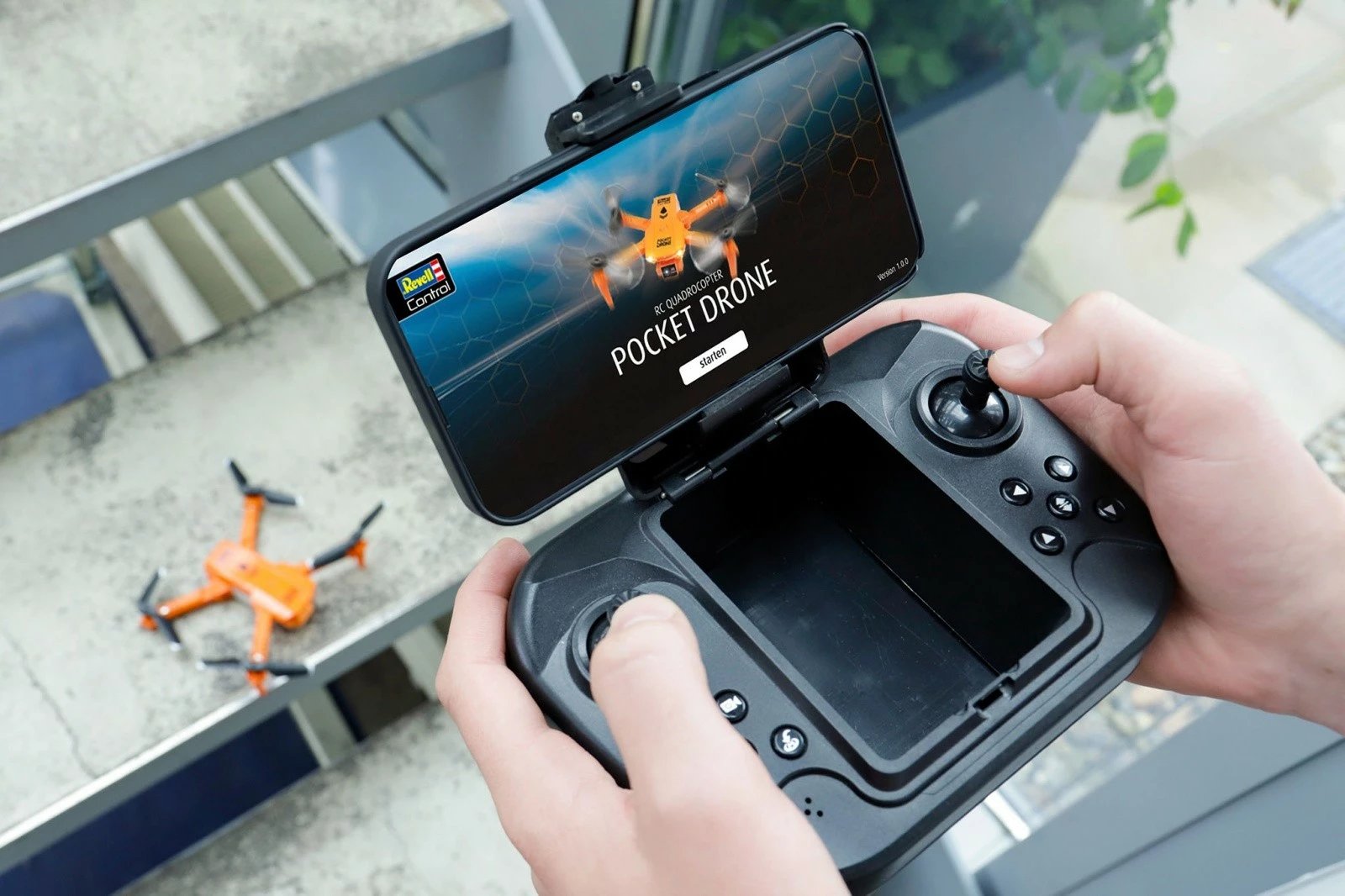 Dron Revell RC Pocket Drone, me telekomandë, kamerë 720p, portokalli/zi Dron Revell RC Pocket Drone, me telekomandë, kamerë 720p, portokalli/zi