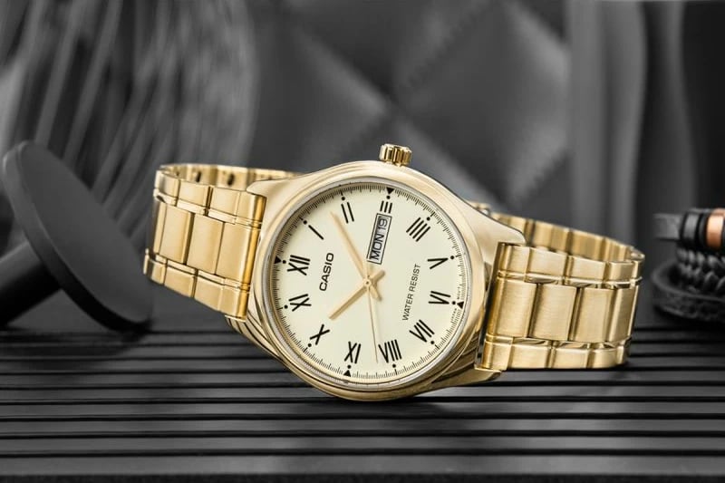 Orë dore për meshkuj CASIO, të arta