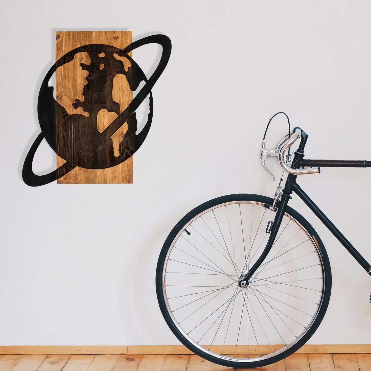 Aksesor dekorativ për mur, dru dhe metal, Wallity Gezen, ngjyrë e zezë dhe arre, 58x58cm