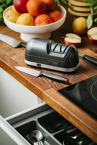 Mprehës elektrik thikash, Adler AD 4508, 2 faza, udhëzues këndesh, 60 W