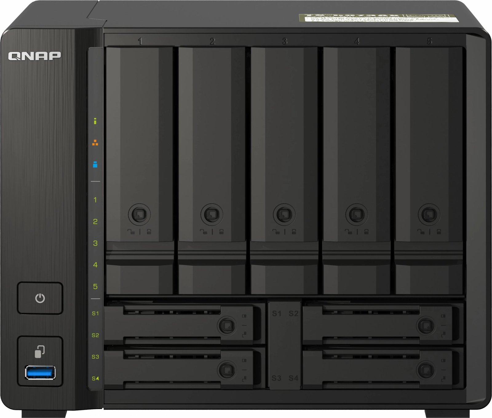 NAS QNAP, Ryzen V1500B, 32GB RAM, 9 vende disqe, e zezë