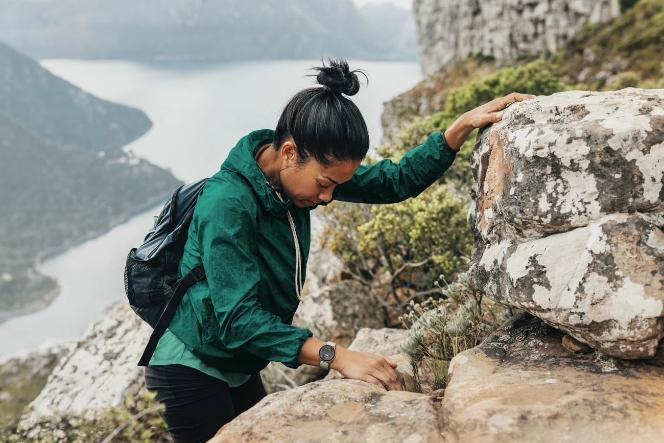 Smartwatch Hama 8900 GPS AMOLED 1.32", rrip silikoni bezhë, Gold