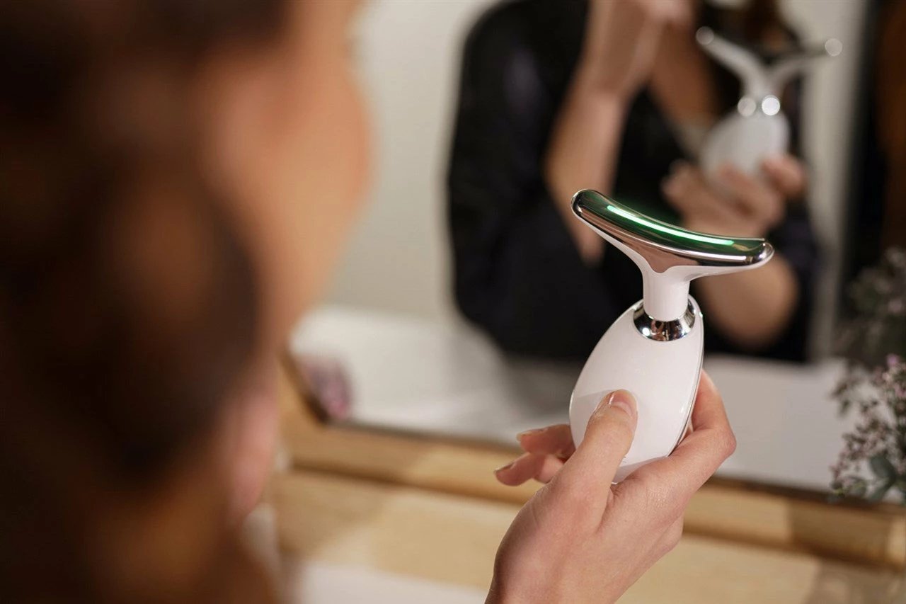 Masazhator Fytyre dhe Qafe me Fototerapi ETA FENITE 435390000